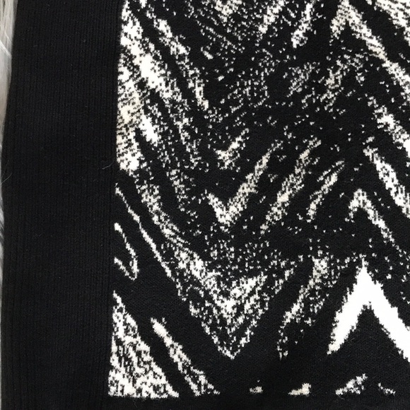 Beautiful knit sleeveless dress - Picture 2 of 3